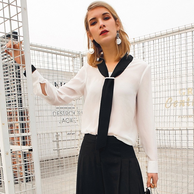Bureau De Style Chemise Avec Col Contrastant | VoguesUs