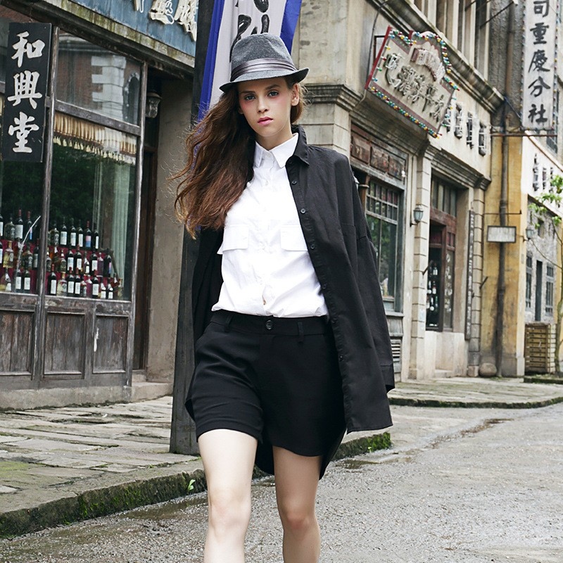 Beau De La Mode Avec Une Simple Sangle Arrière-Shirt | VoguesUs