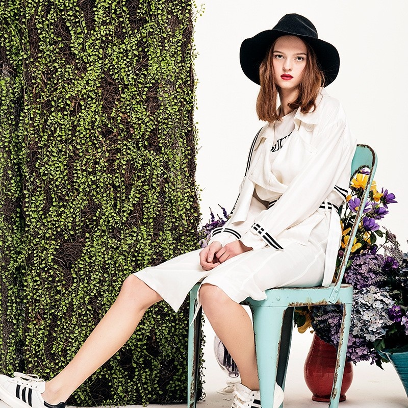 Fashion Retro College Style Long Velvet Jacket | VoguesUs