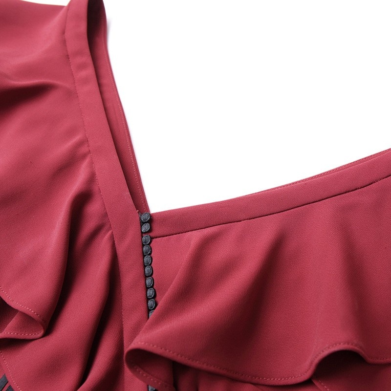 Nouveau Look Multi De Bande De V-Cou En V Au Dos Robe À Volants Détail De Cou |