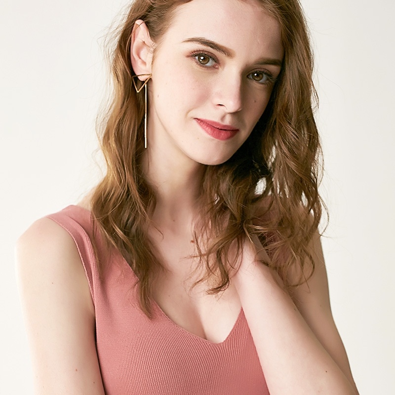 La Moda De Estilo Simple Sin Mangas De Cuello De Baja Dobladillo