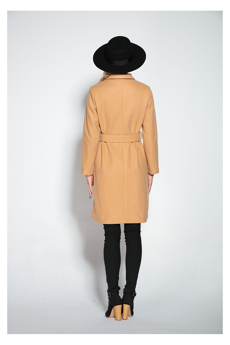 Handsome Fashion With A Simple Coat | VoguesUs