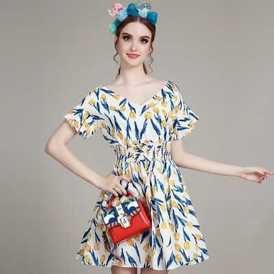 Élégant, Doux Tulip Impression V Cou Robe Midi | VoguesUs