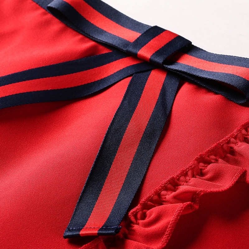 Belle Et Douce Mignon À Volants Ourlet De La Jupe Avec Un Contraste De Ceinture De Cravate |