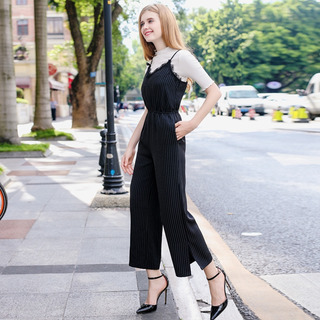 V-Ausschnitt Streifen-Strap Camisole-Overall Mit Spitzen-Detail | VoguesUs