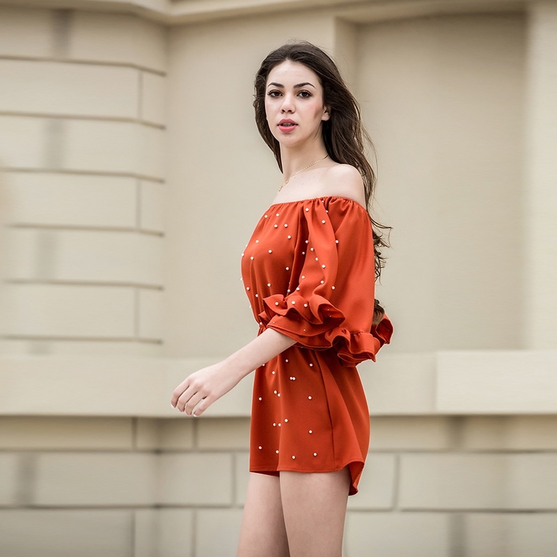 Mode Off-Schulter Halb-Ärmel Rüschen Saum Kleid Mit Dot Dekorative