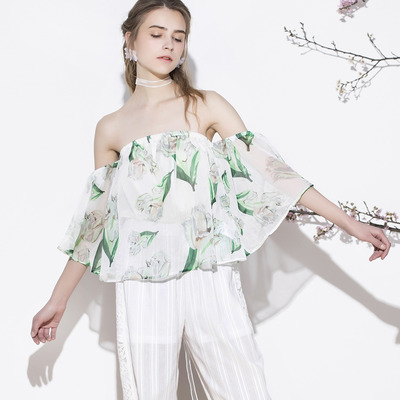 Off Shoulder Drama Sleeve Print Blouse | VoguesUs