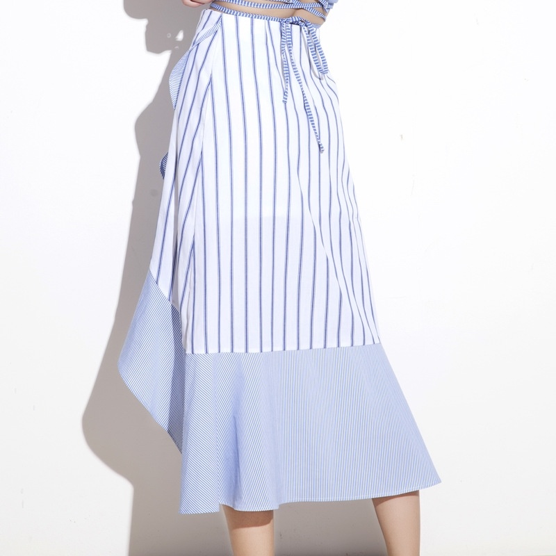 New Look Stripe Off-Schulter Asymmetrische Saum Kleid | VoguesUs
