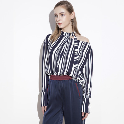 Ein-Schulter Streifen-Bluse Mit Krawatte Hals | VoguesUs
