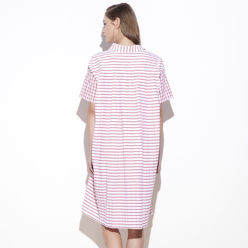 Oversize-Rot Karierte Kurzarm-Kleid Mit Kragen-Detail |