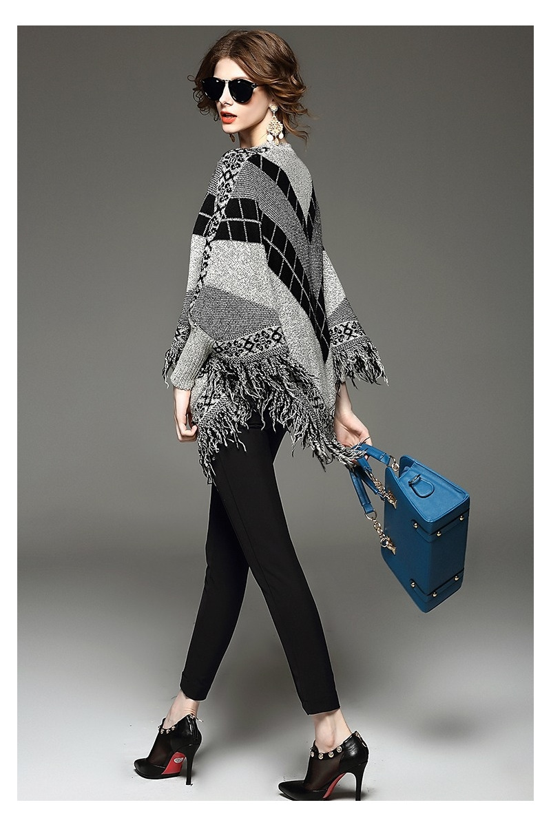 Manches Longues Vérifié Tassle Détail En Tricot Poncho Pull | VoguesUs