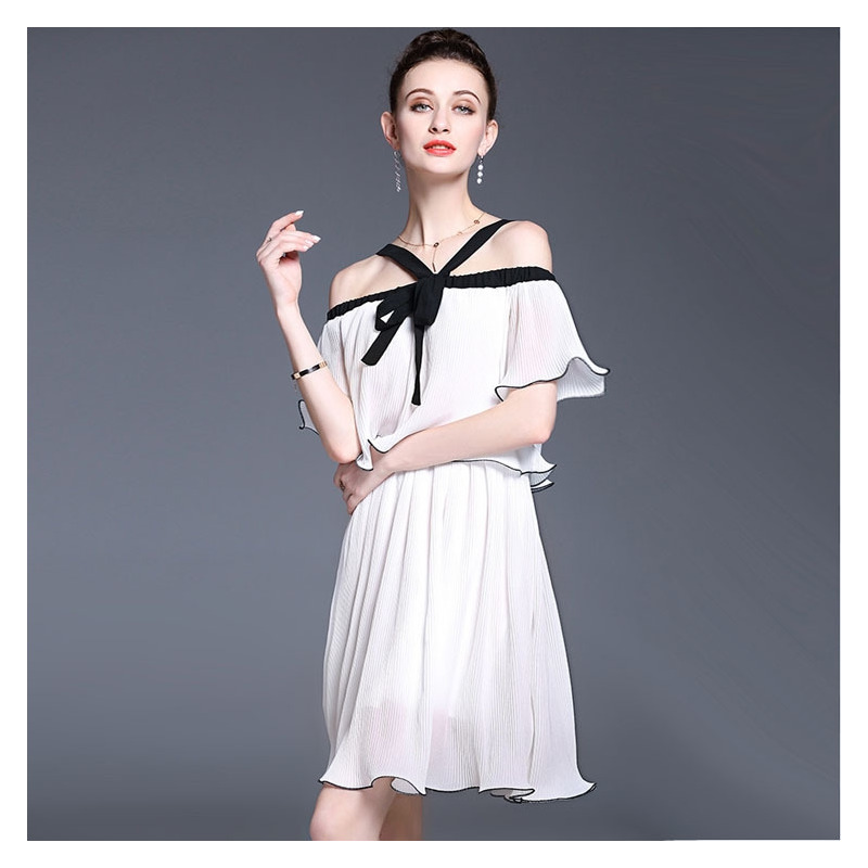 Ruffle Front De Contraste Hors De L'Épaule Robe Avec Noeud Papillon Détail |