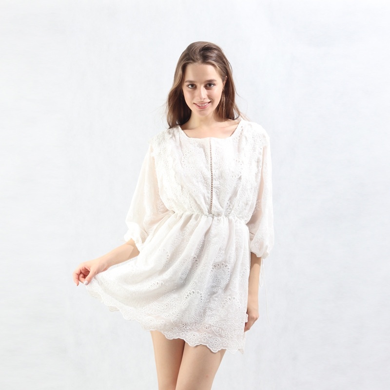 Strand-Stil Zurück Riemen 3/4 Sleeve Stickerei Lace Kleid | VoguesUs