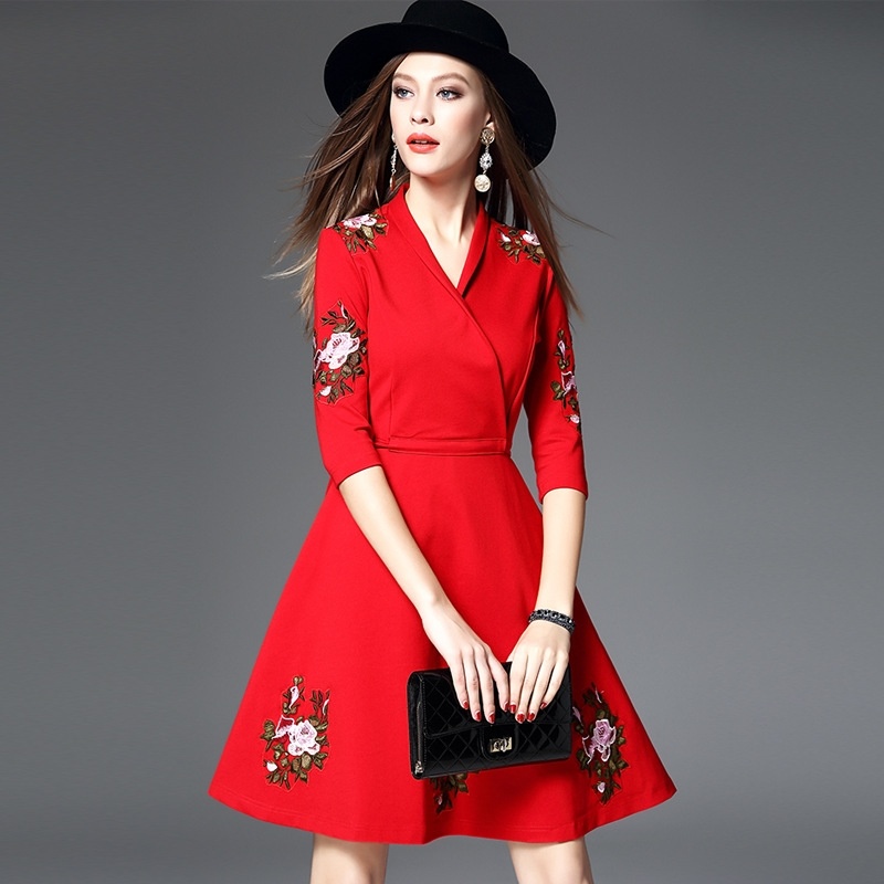 Florale Stickerei V-Ausschnitt Roman A Line Kleid | VoguesUs