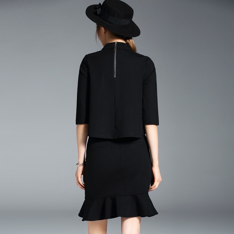 Schwarze Halbarm Bluse Und Tube-Rock Set Mit Pailletten-Front |