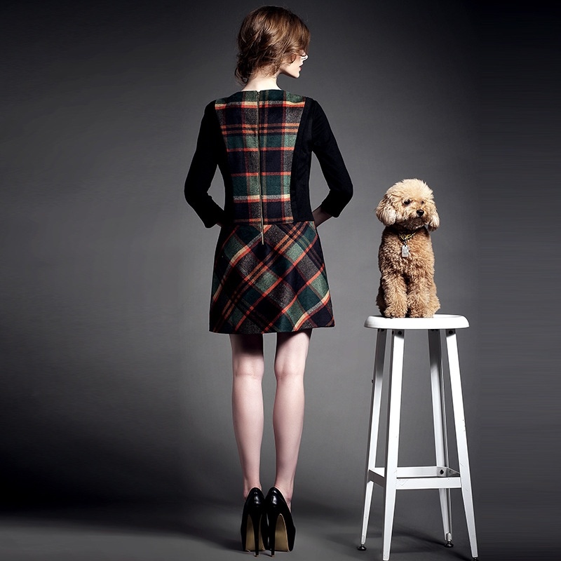 Round Necked Checked Knitted Spliced Woolen Dress | VoguesUs