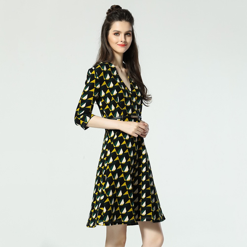 Élégant En V Profond Robe Géométrique | VoguesUs