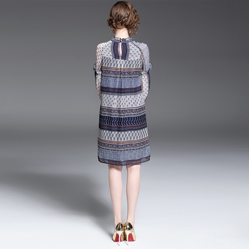 Floral Print Round Neck Long Sleeve Shift Dress | VoguesUs