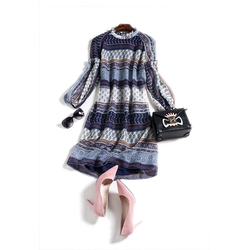 Floral Print Round Neck Long Sleeve Shift Dress | VoguesUs