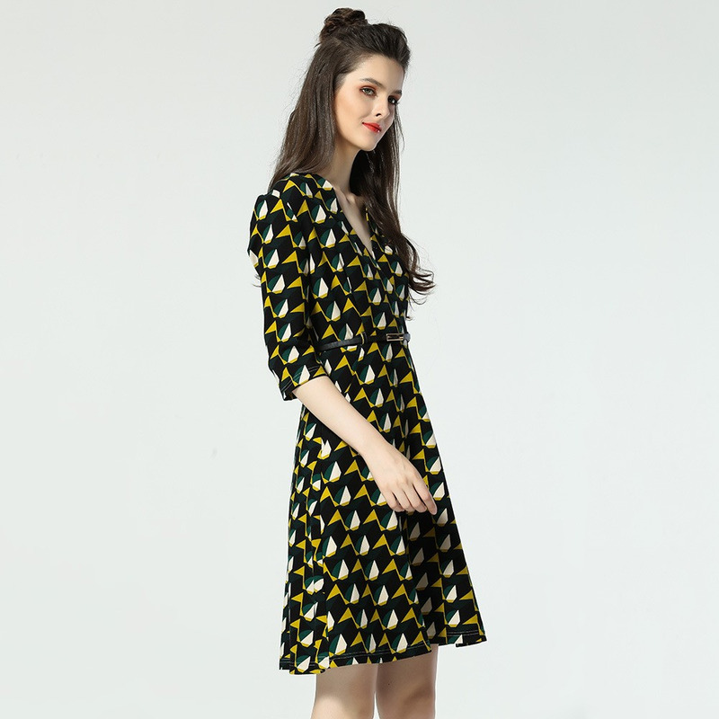 Élégant En V Profond Robe Géométrique | VoguesUs