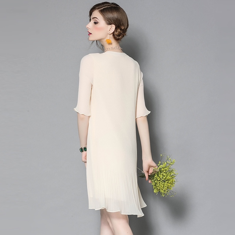 Nouveau Look Élégant Volant Plissé Robe En Dentelle Avec Noeud Papillon Détail |