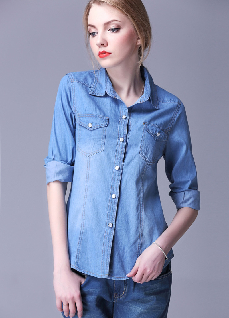 Classique De La Mode Simple Chemise En Denim En Milieu De Lavage |
