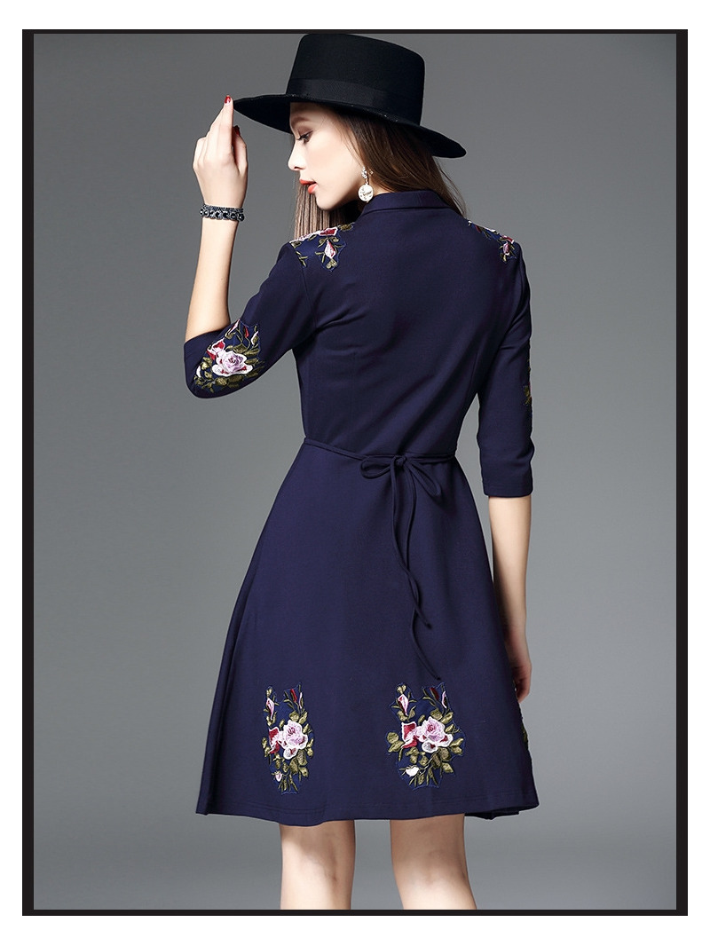 Florale Stickerei V-Ausschnitt Roman A Line Kleid | VoguesUs