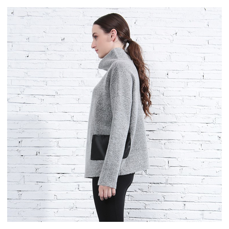 Entonnoir Cou Pull Gris Avec Poche En Cuir | VoguesUs