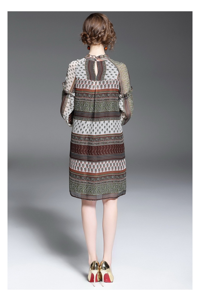 Floral Print Round Neck Long Sleeve Shift Dress | VoguesUs