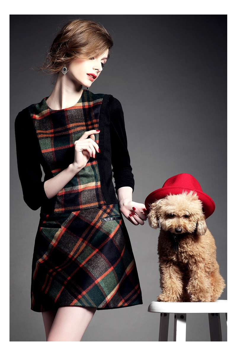 Round Necked Checked Knitted Spliced Woolen Dress | VoguesUs