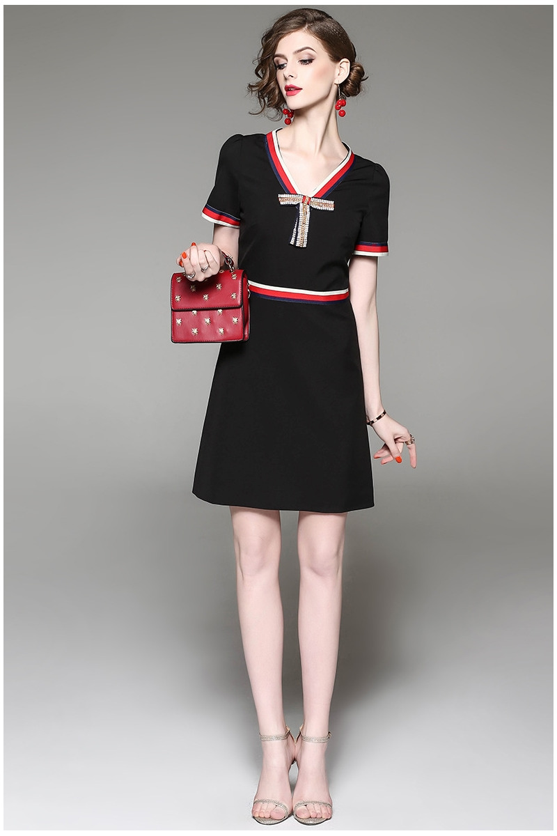 Short Sleeve V Neck Contrast Color Detail Dress | VoguesUs