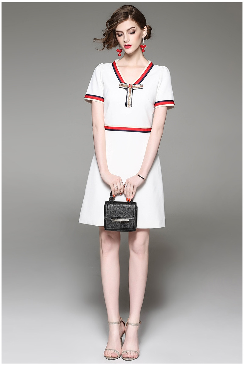 Short Sleeve V Neck Contrast Color Detail Dress | VoguesUs