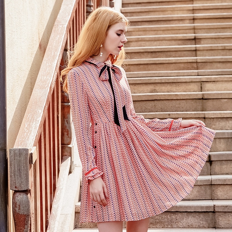 Herbst-Doppel-Farbe Herringbone Print Chiffon Kleid Mit Krawatte Hals |