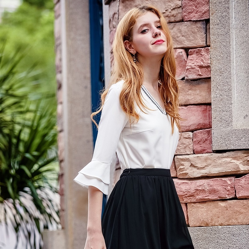 Women ' s White 3/4 Sleeve mit Rüschen Manschette V-Ausschnitt Bluse | VoguesUs