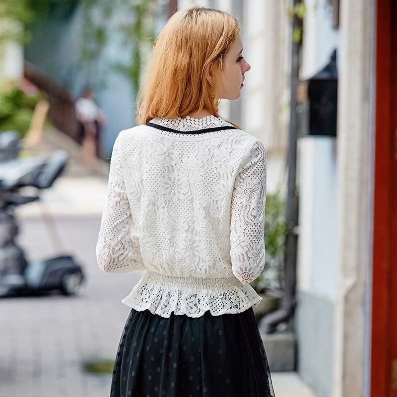 Treffer Die Farbe Neun Punkte Ärmel Bogen-V-Kragen-Kragen Lace Hemd