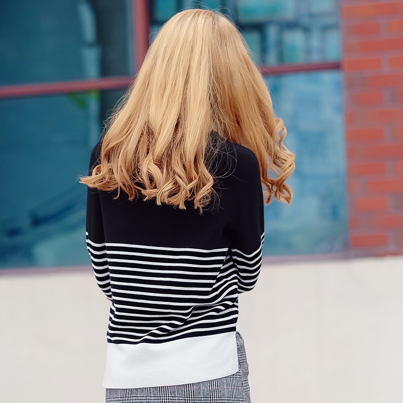 Striped Crew Neck Long-Sleeved Sweet Lady Joker Sweater