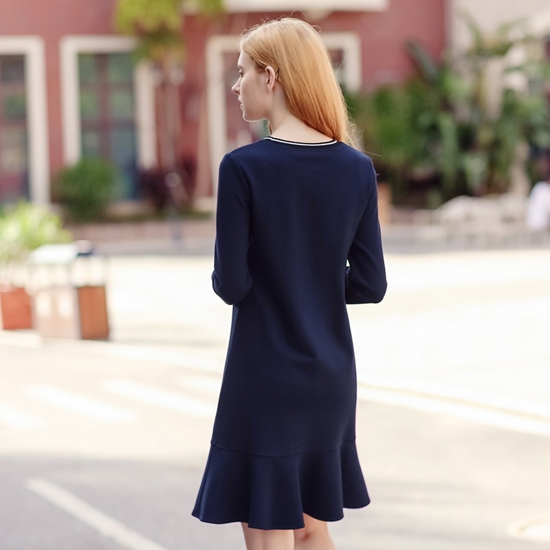 Printed Round Collar Lady Plus Velvet Lotus Dress