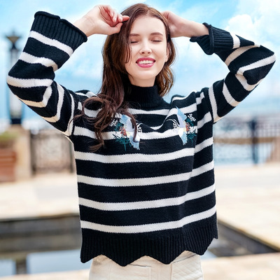 Gestreifte Rundhalsausschnitt-Stickerei-Basis-Shirt Warme Pullover