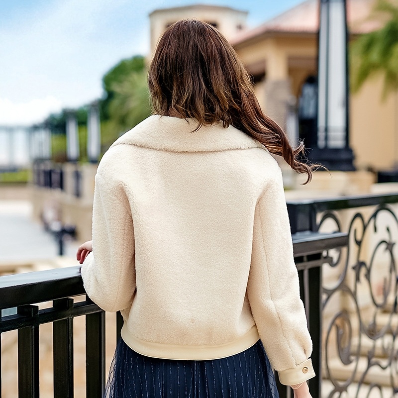 Zerkleinerung Auf Sie Am Revers Pelz Spleißen Von Single Breasted Jacke Mit