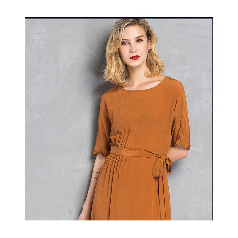 Percy Liebe, Halbe Ärmel Runde Hals Seiden-Midi-Kleid