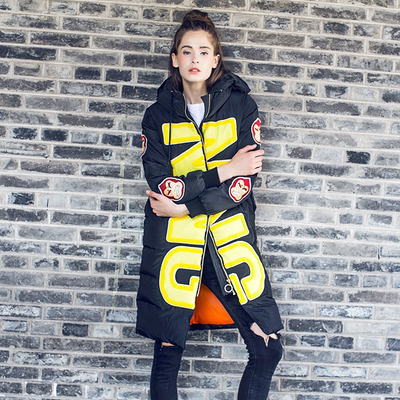 Der Trend, Cool, Gut Aussehend Lässig Stil Mit Langen Nach Unten Jacke