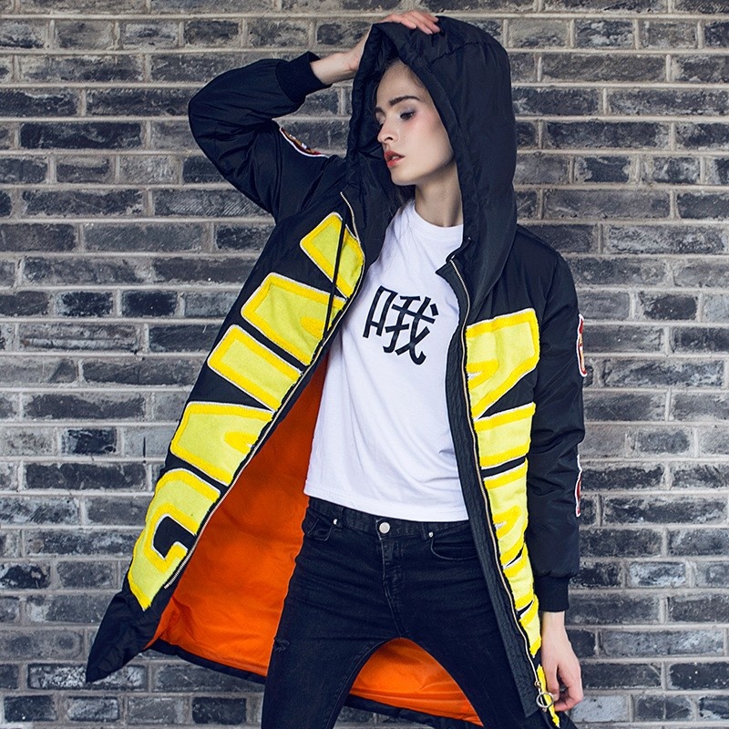 La Tendencia De Fresco Guapo Estilo Casual Con Largo Abajo Chaqueta