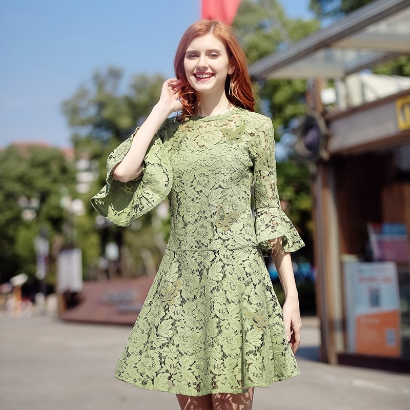 - Rundhalsausschnitt-Hohl-Lautsprecher Ärmel Temperament Damen Spitzen Kleid