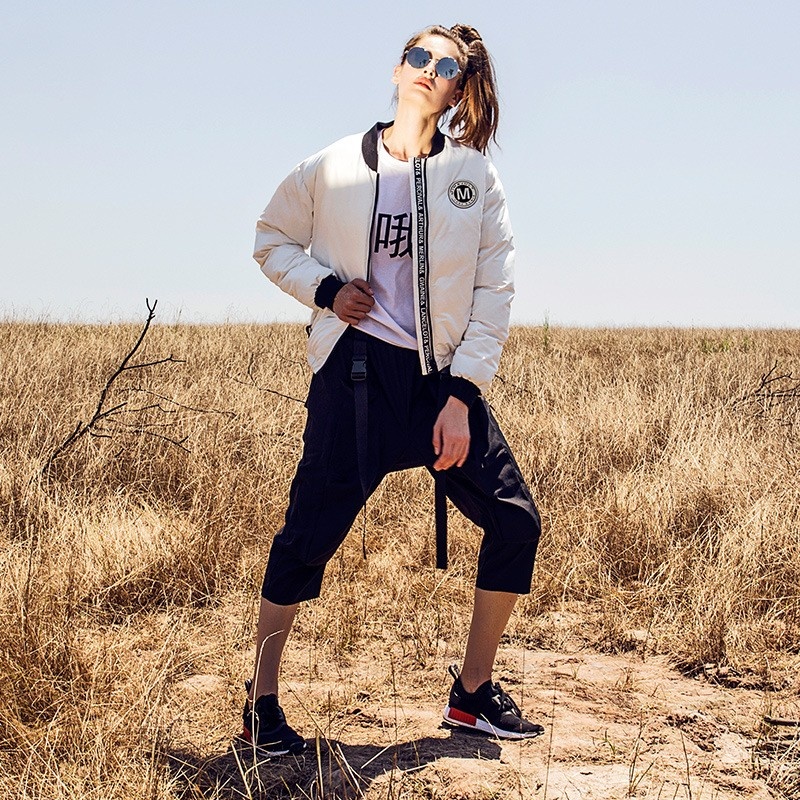Simple And Elegant Fashion Fun English Patch Cloth Down Jacket |