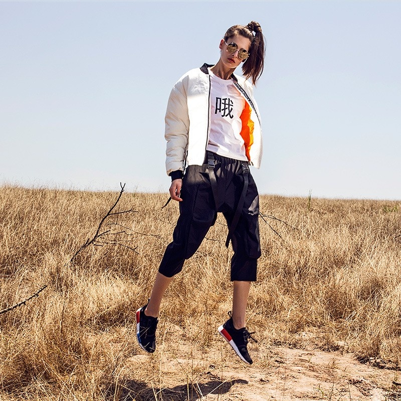 Einfache Und Elegante Mode-Spaß Englisch Patch Tuch Down Jacket