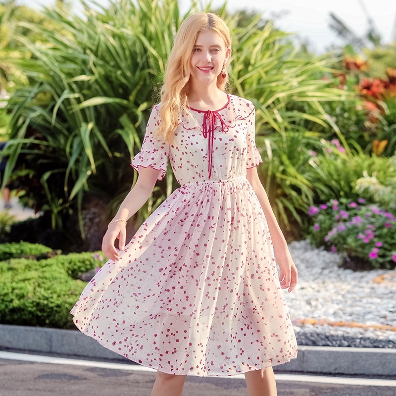 - Rundhalsausschnitt-Blatt Ärmel Ein Word-Print-Chiffon-Rock