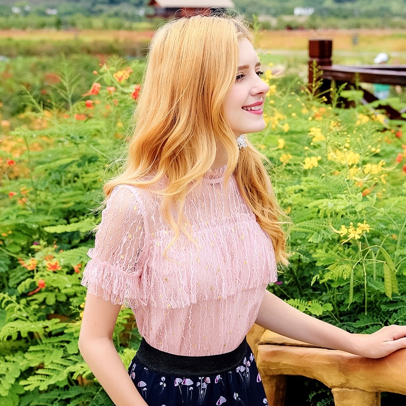Round Neck Hook Flower Hollow Lace Shirt