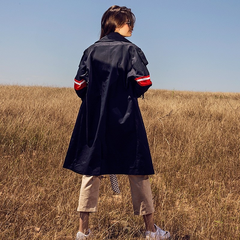 Stylish Handsome Atmosphere Of Double Breasted Long Windbreaker |
