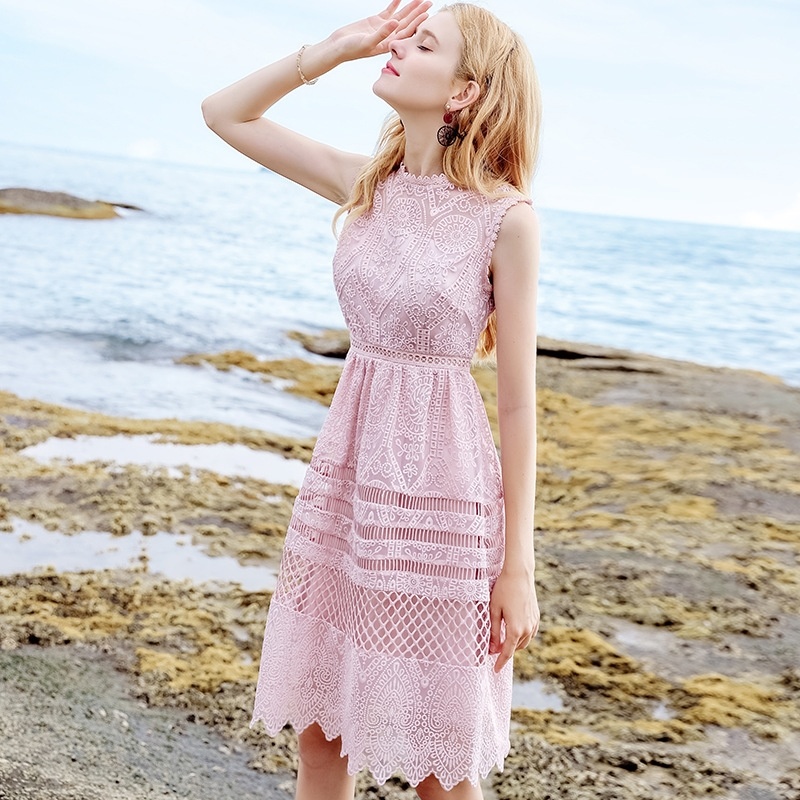 Round Neck Hollow A Word Lace Dress