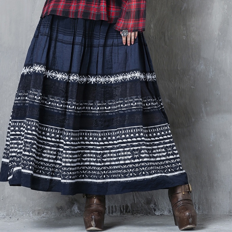 Elastic Waist Retro Embroidered Pleated Skirt